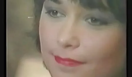 小titted青少年喜欢小狗