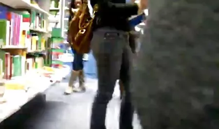 妈妈和女儿二人被一个幸运的家伙弄得一团糟