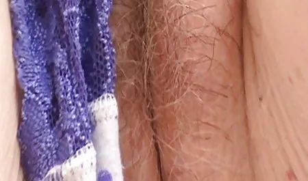 大奶妓女被两个鸡蛋夹在中间