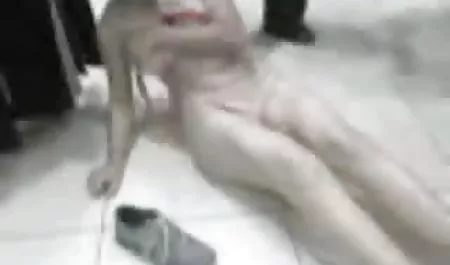 斯泰西得到了她装饰的奶子性交