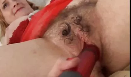 淫的女朋友拉娜用一些书呆子技巧让她的BF在她的屁股上