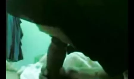 Aleska吮吸按摩师公鸡
