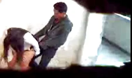 青少年业余可爱让她的阴部塞满了