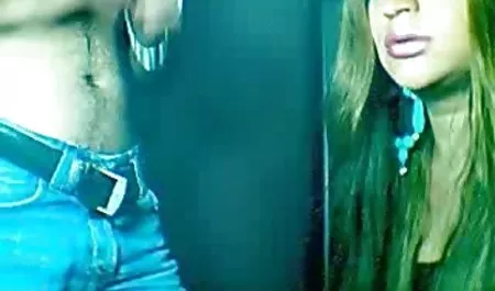 性感的乌木让她的大自然性交