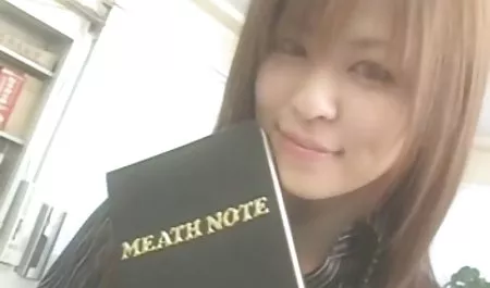 被红发女郎Elle吃掉了